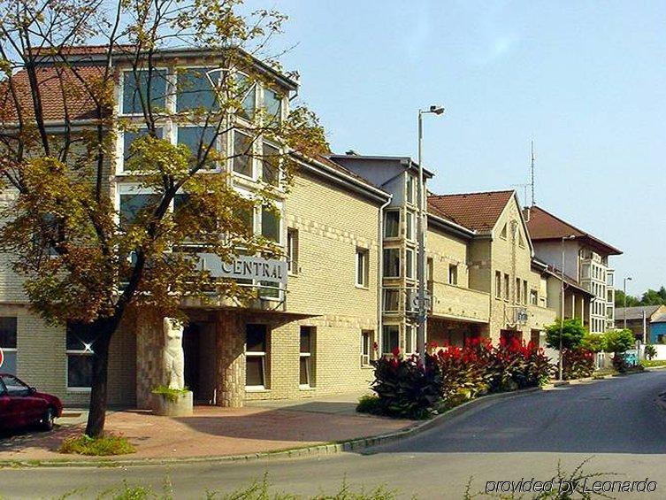 Hotel Central Nyiregyhaza Exterior photo