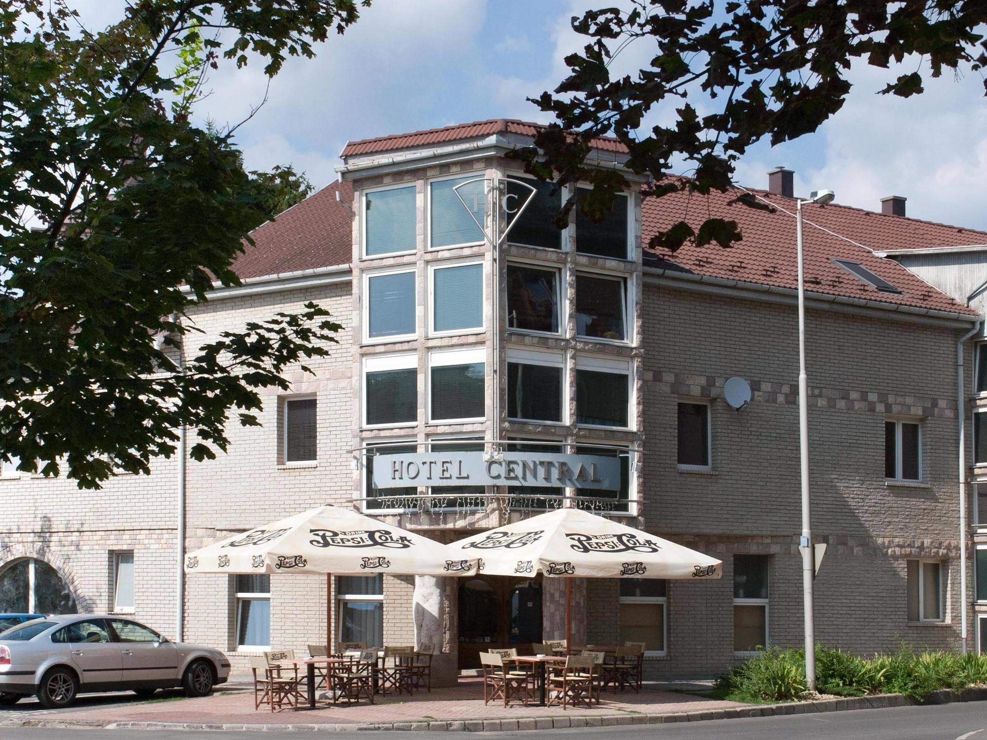 Hotel Central Nyiregyhaza Exterior photo